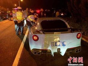 男子吃瓜飙车事件视频播放,视频播放量飙升，网友热议道德与法律边界