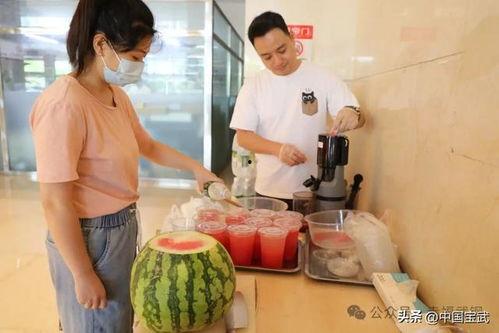 德宏吃瓜事件视频,一场网络热议的真相揭秘